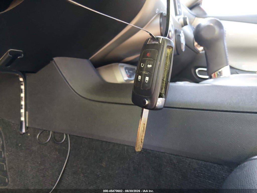 2015 Chevrolet Camaro 2LT photo 11