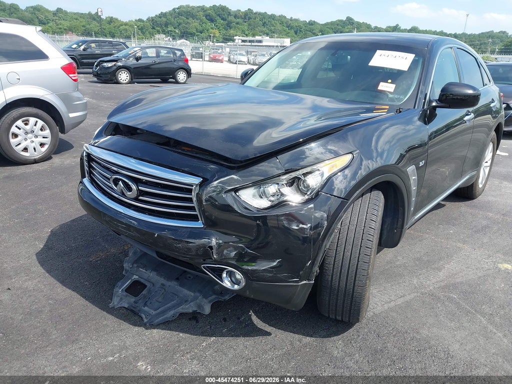 2016 Infiniti QX70 photo 6