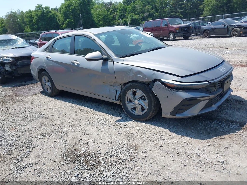 2025 Hyundai Elantra SE photo 1