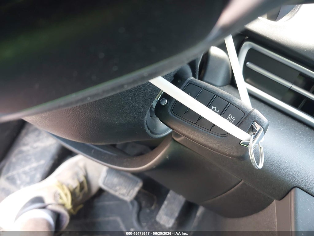 2025 Hyundai Elantra SE photo 11