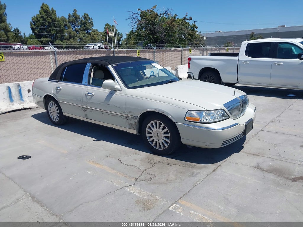 2005 LINCOLN TOWN CAR