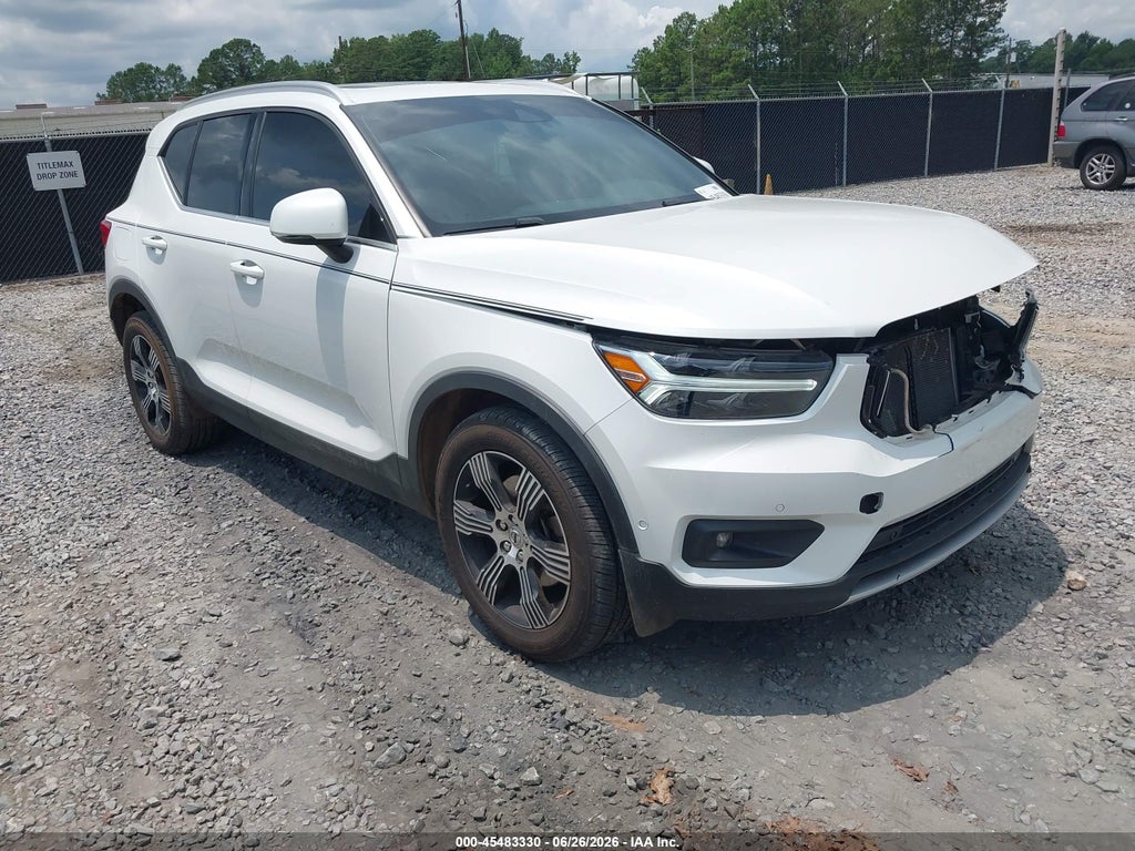 2019 VOLVO XC40