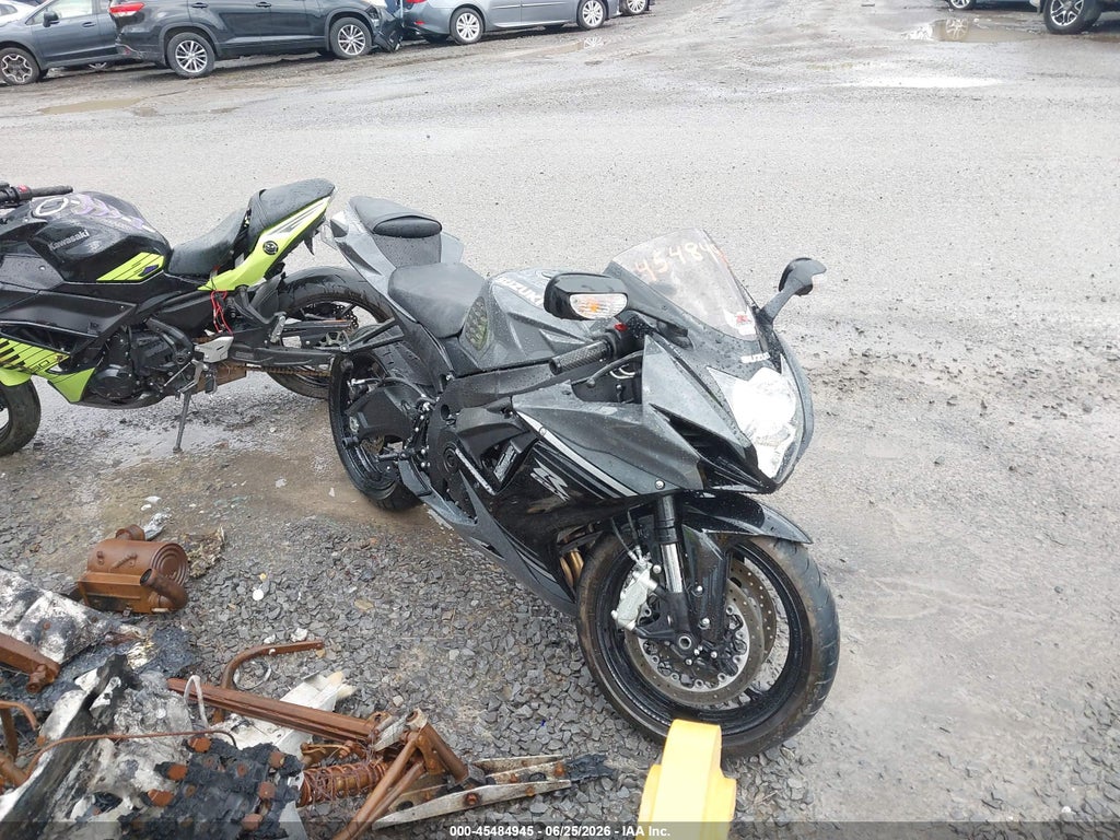 2025 SUZUKI GSX-R600