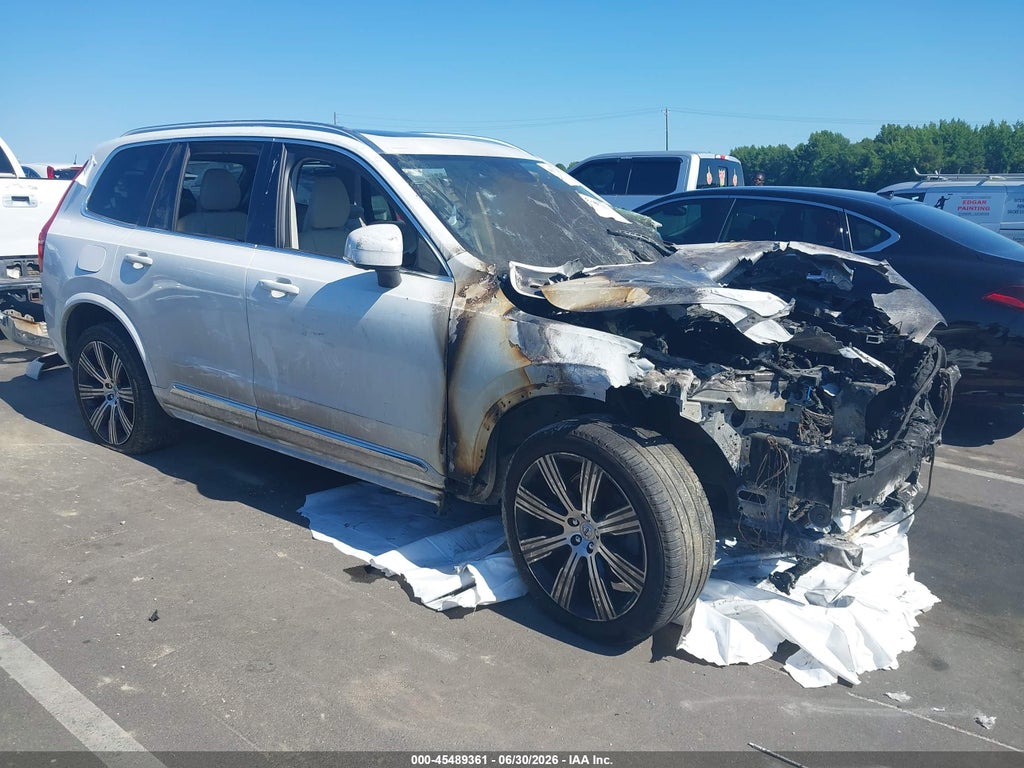 2023 VOLVO XC90