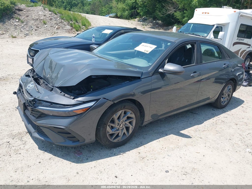 2024 Hyundai Elantra SEL photo 2