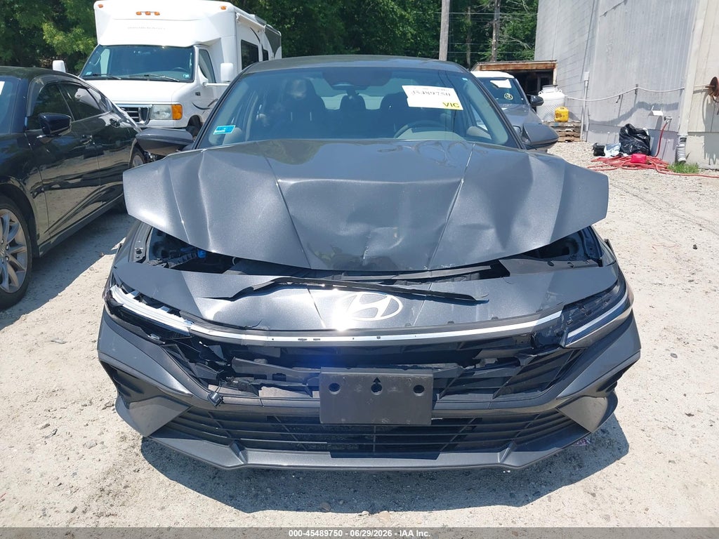 2024 Hyundai Elantra SEL photo 6