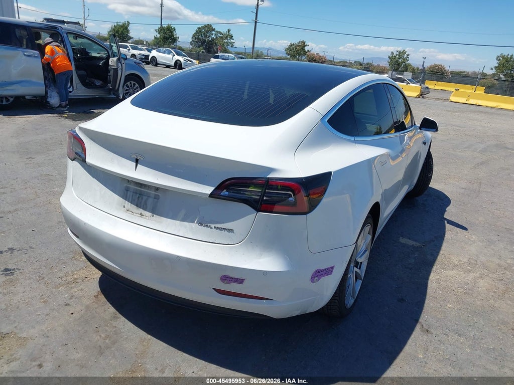 2018 Tesla Model 3 Long Range/Performance photo 4