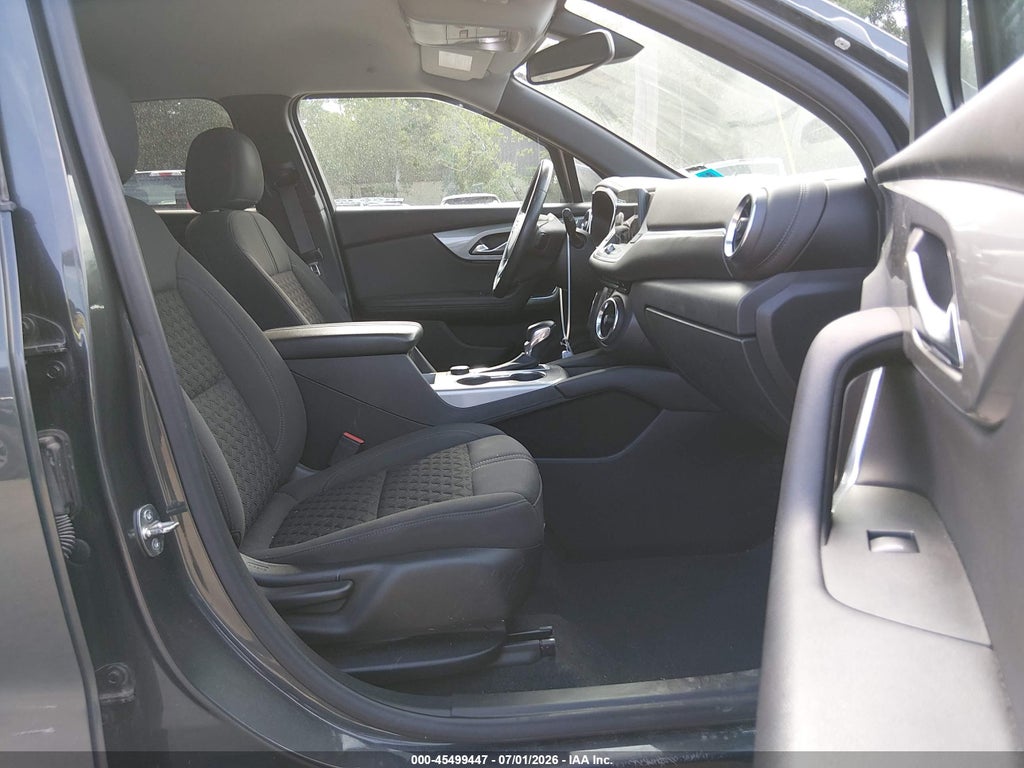 2020 Chevrolet Blazer AWD 2LT photo 5