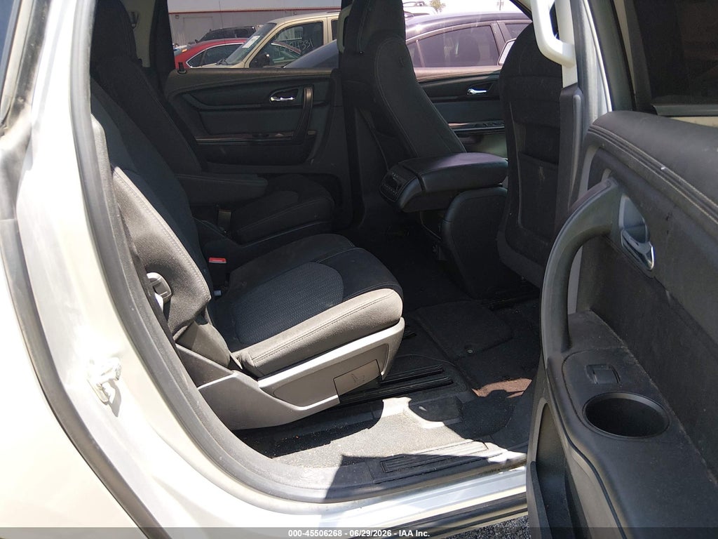 2016 Chevrolet Traverse LT photo 8