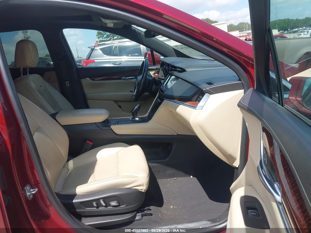 2017 Cadillac XT5 Luxury photo 5