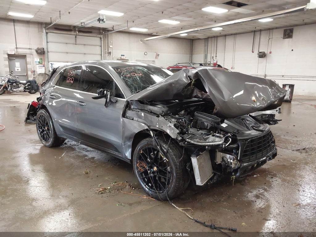2018 PORSCHE MACAN