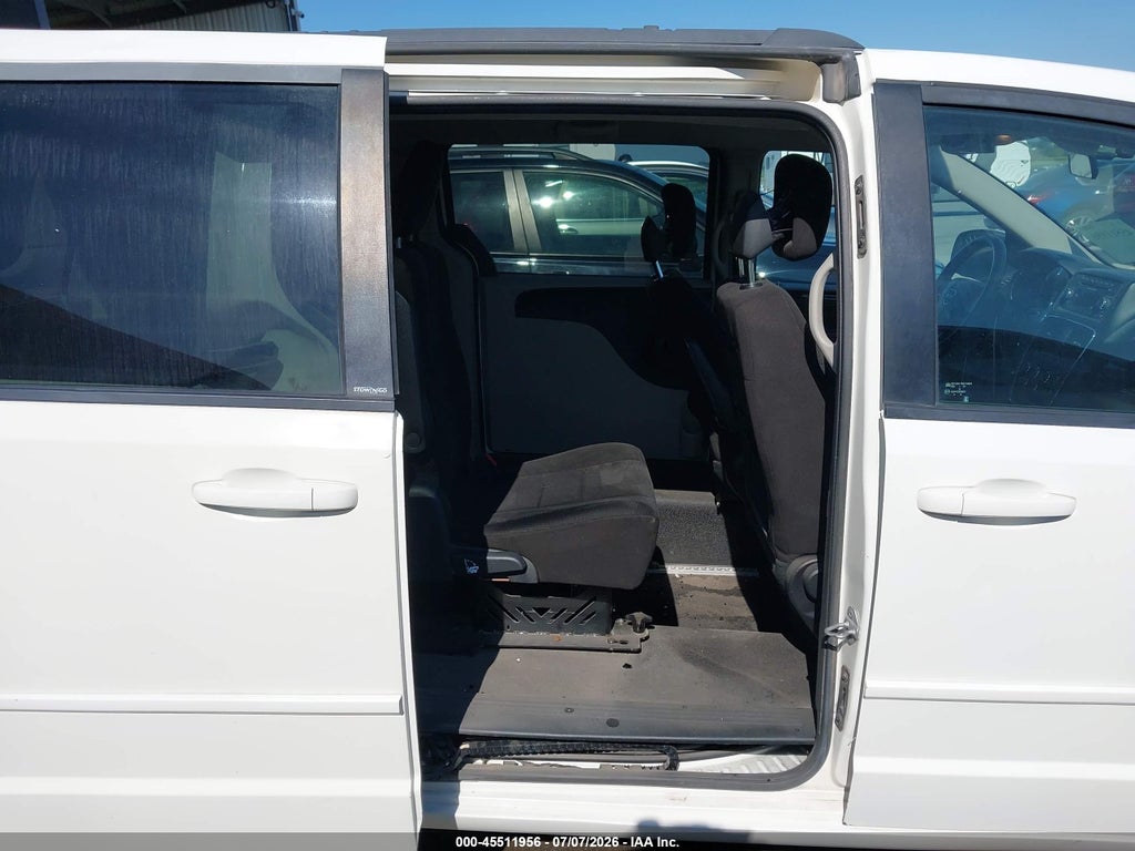 2012 Dodge Grand Caravan SXT photo 8