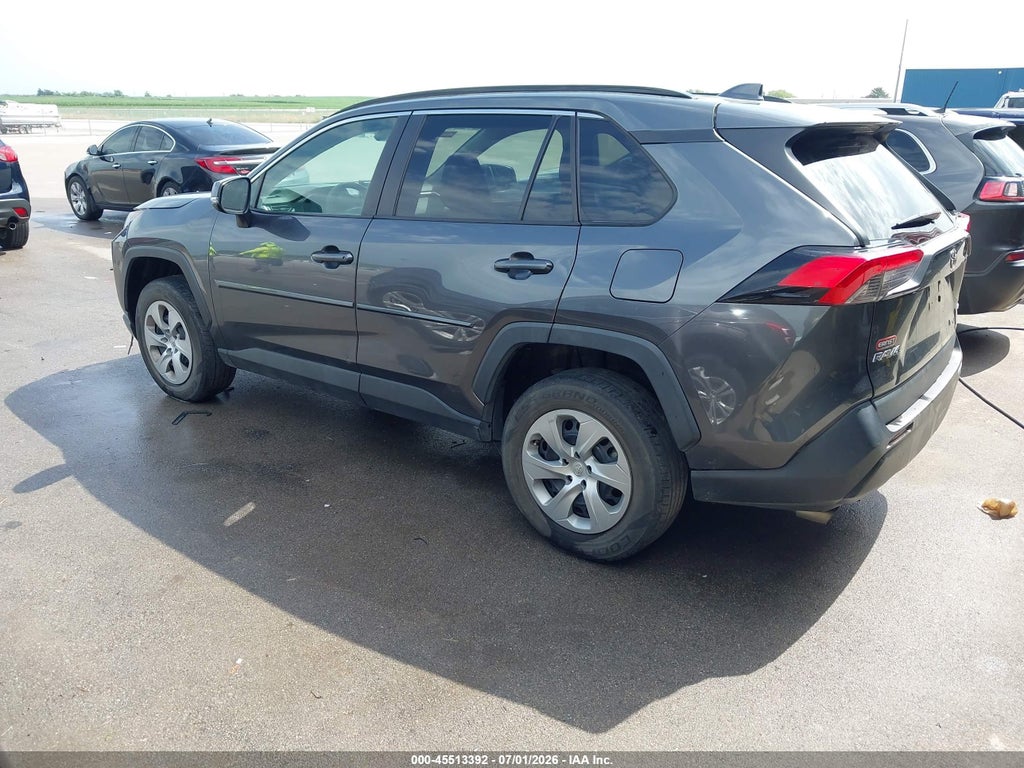 2021 Toyota RAV4 LE photo 3
