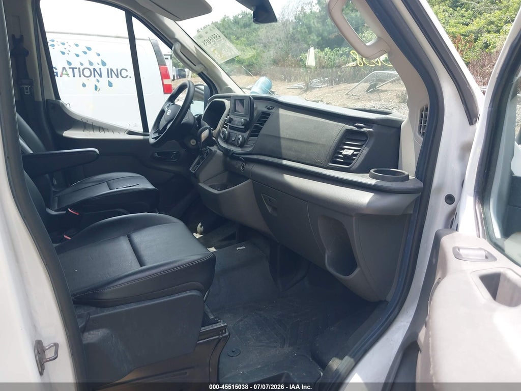 2022 Ford Transit-250 photo 5