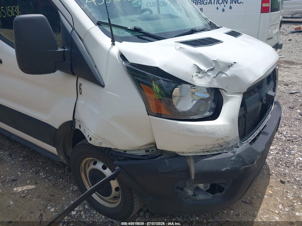2022 Ford Transit-250 photo 6