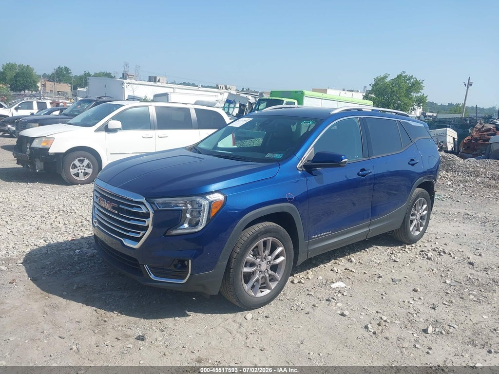 2022 GMC Terrain AWD SLT photo 2