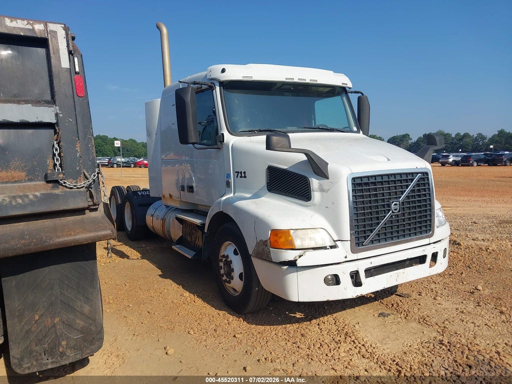 2015 VOLVO VN
