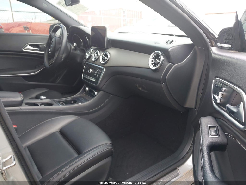 2019 Mercedes-Benz CLA 250 photo 5