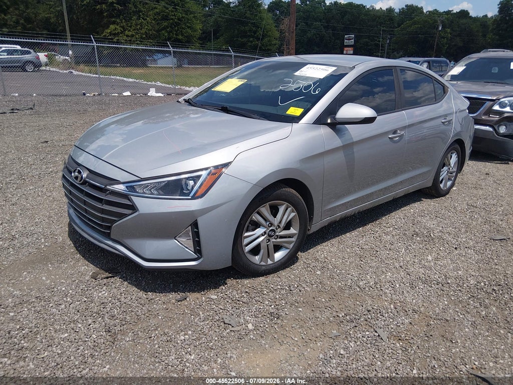 2020 Hyundai Elantra SEL photo 2