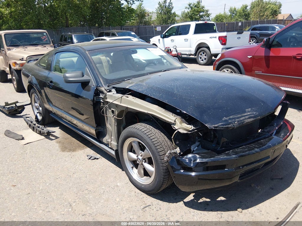 2006 Ford Mustang V6 photo 1