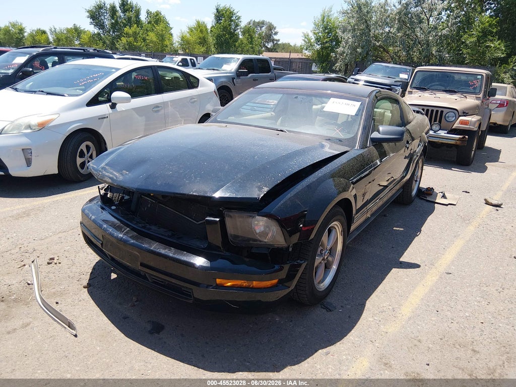2006 Ford Mustang V6 photo 2