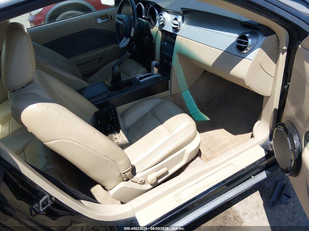 2006 Ford Mustang V6 photo 5