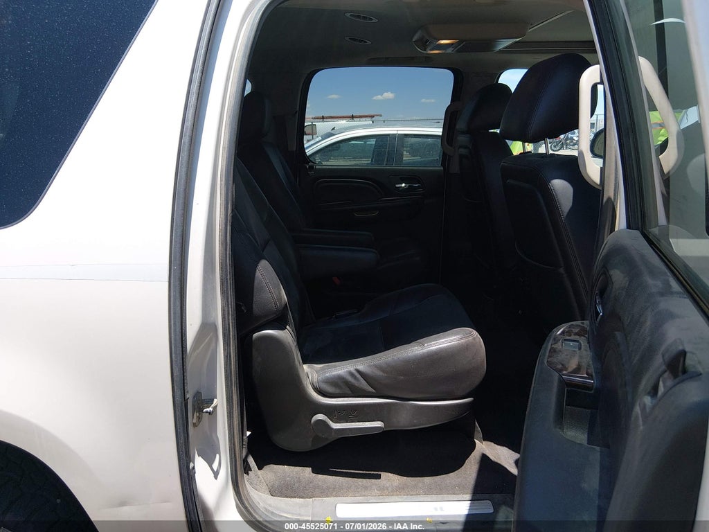 2012 GMC Yukon XL 1500 Denali photo 8