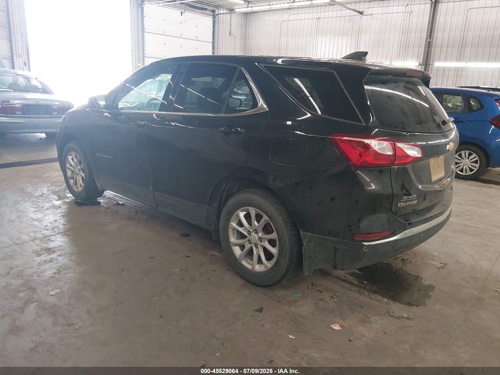 2018 Chevrolet Equinox LT photo 3
