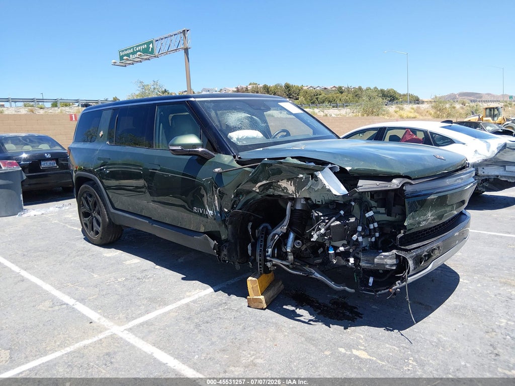 2025 RIVIAN R1S