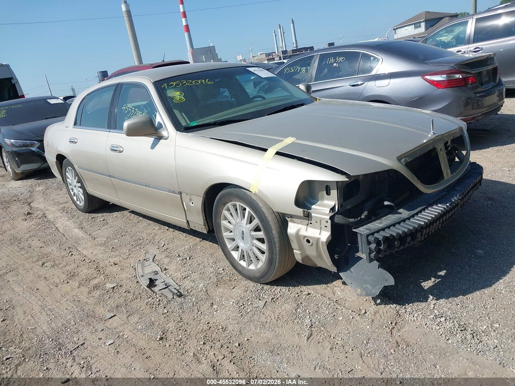 2004 LINCOLN TOWN CAR