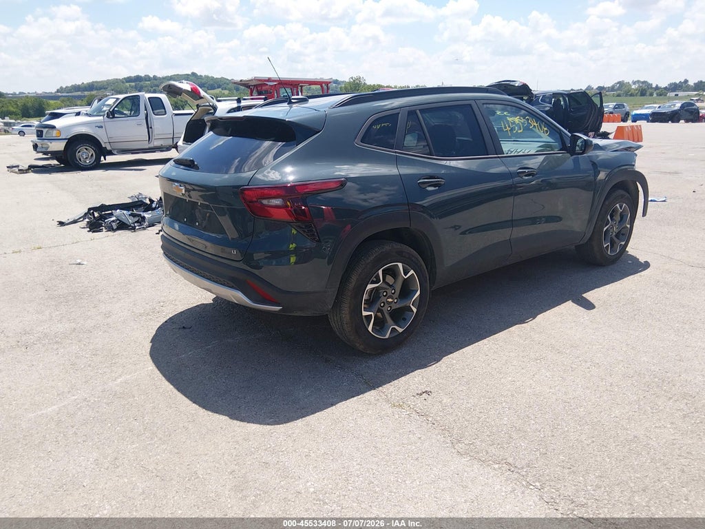 2026 Chevrolet Trax FWD LT photo 4