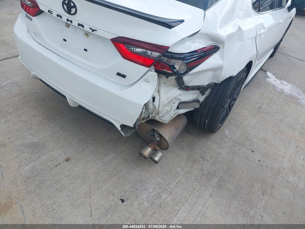 2023 Toyota Camry SE photo 6