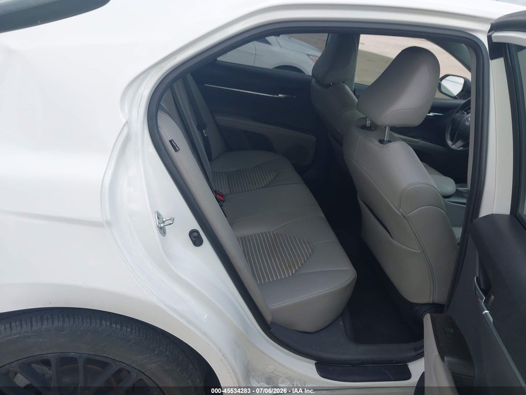 2023 Toyota Camry SE photo 8