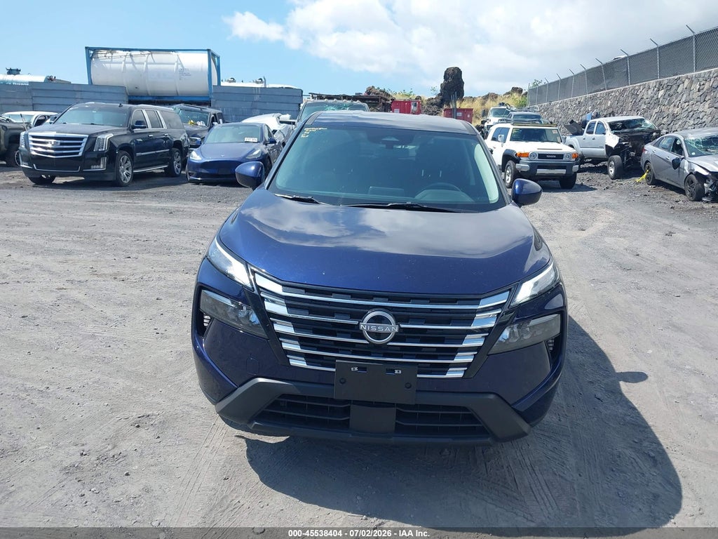 2025 Nissan Rogue SV FWD photo 6
