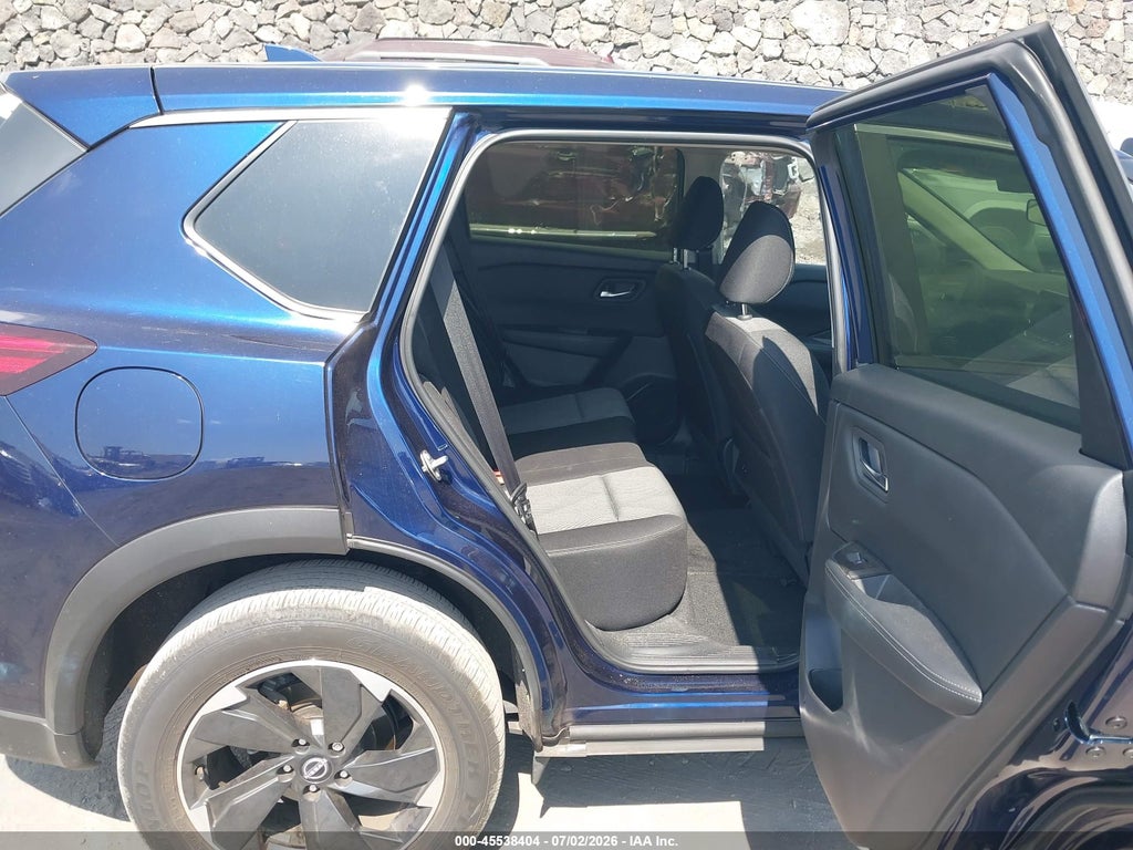 2025 Nissan Rogue SV FWD photo 8