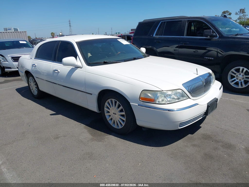2003 LINCOLN TOWN CAR