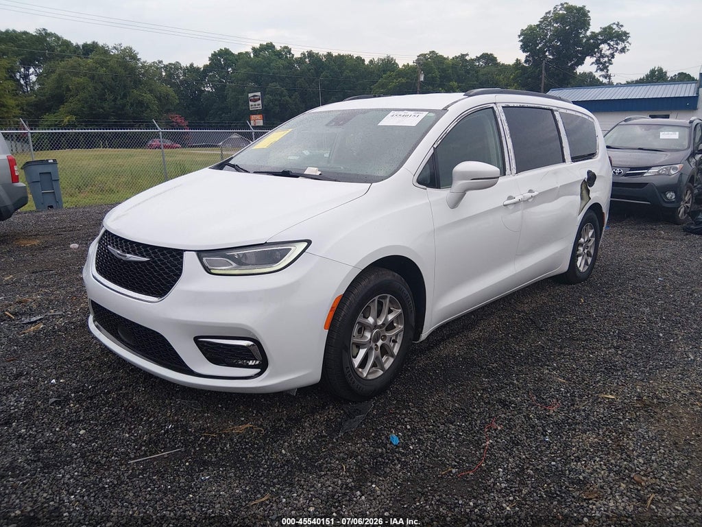 2022 Chrysler Pacifica Touring L photo 2