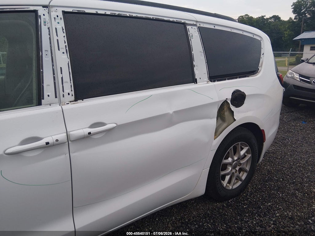 2022 Chrysler Pacifica Touring L photo 6