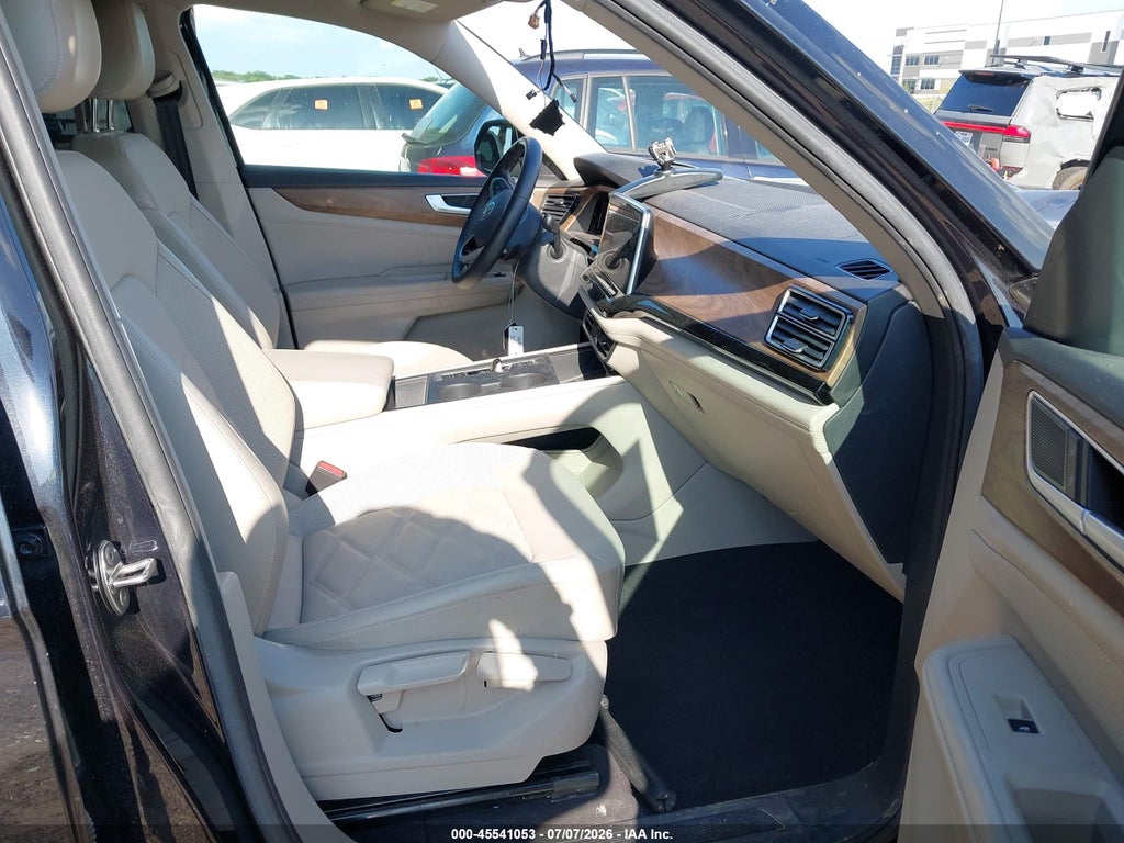 2024 Volkswagen Atlas 2.0T SE photo 5