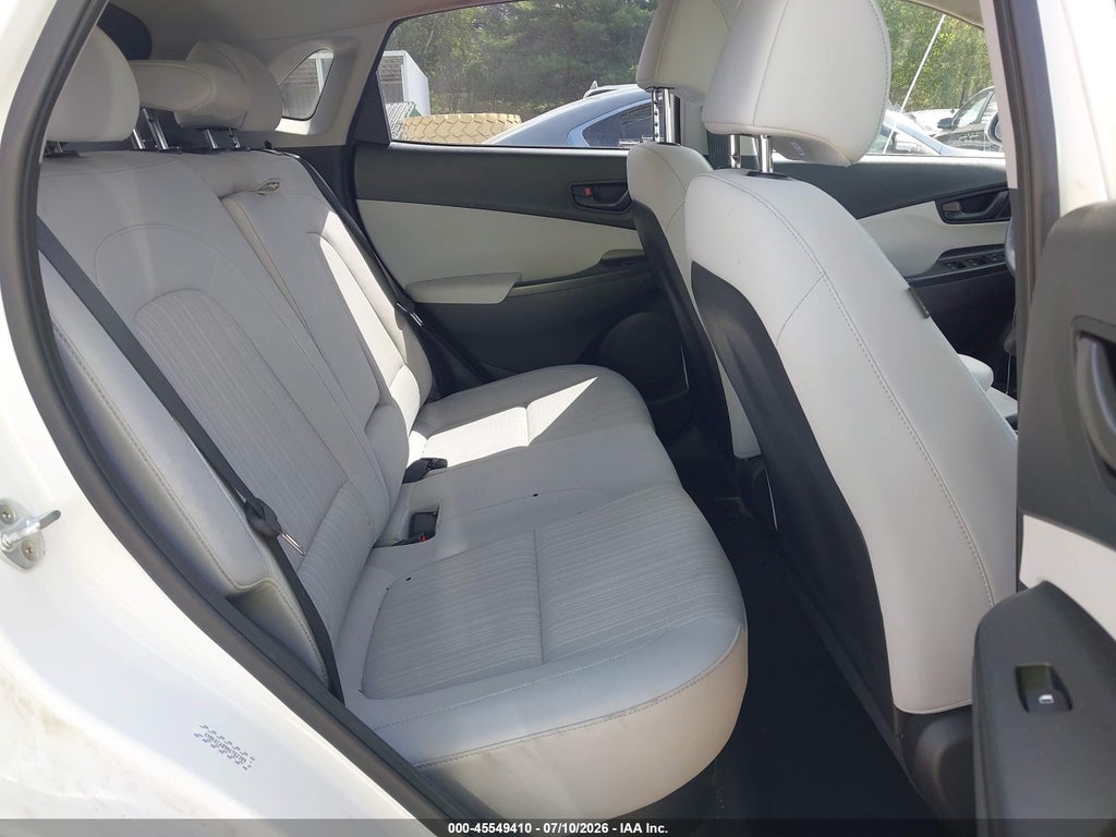 2022 Hyundai Kona SEL photo 8