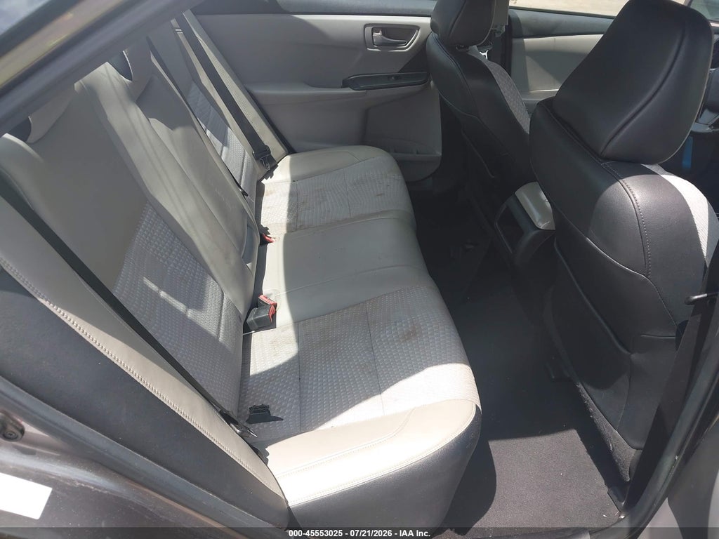 2015 Toyota Camry SE photo 8