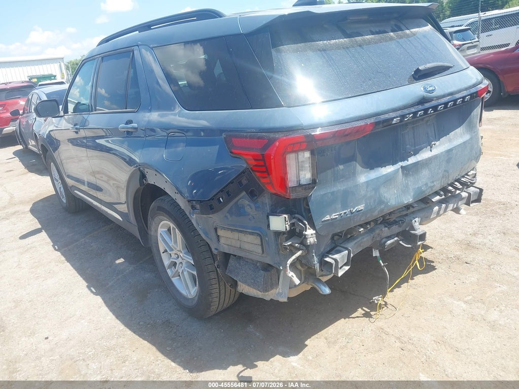 2025 Ford Explorer Active photo 3