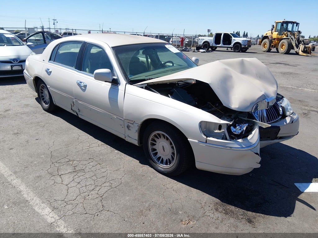 2001 LINCOLN TOWN CAR