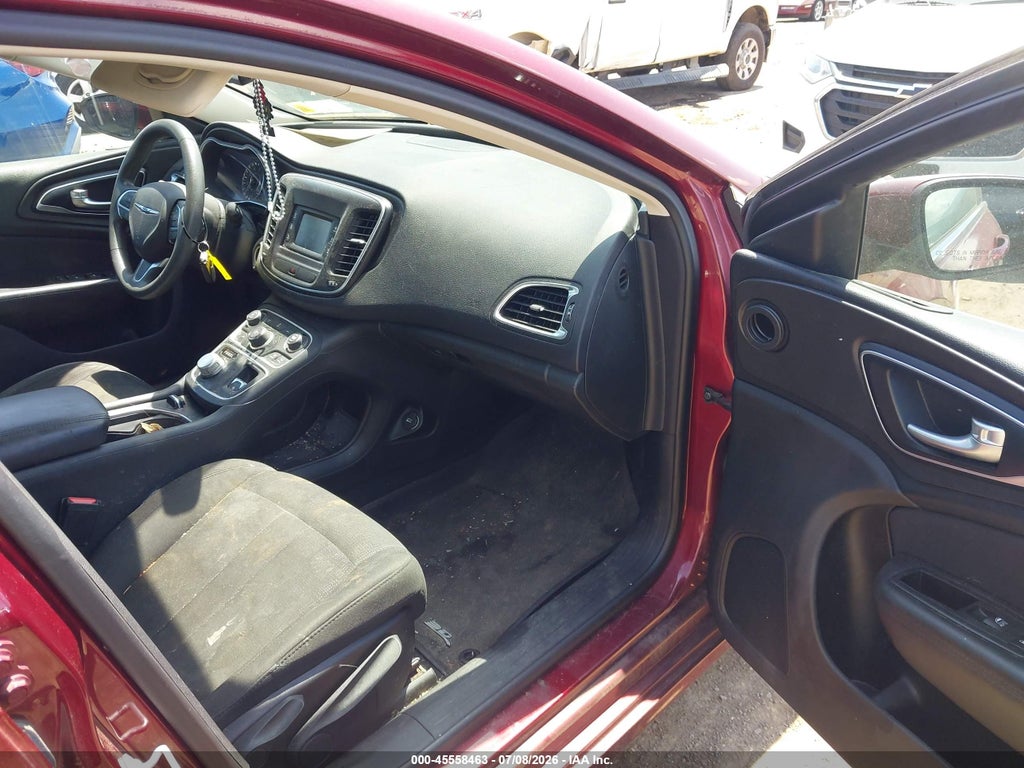 2015 Chrysler 200 Limited photo 5