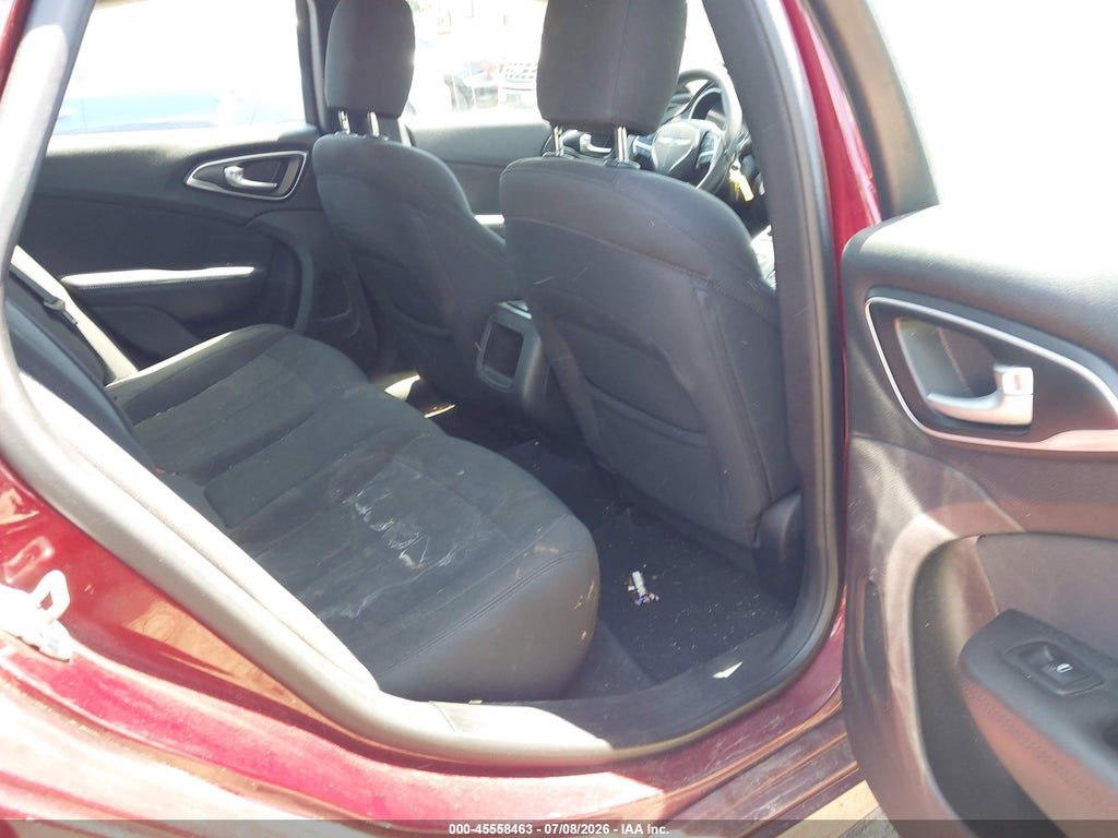 2015 Chrysler 200 Limited photo 8