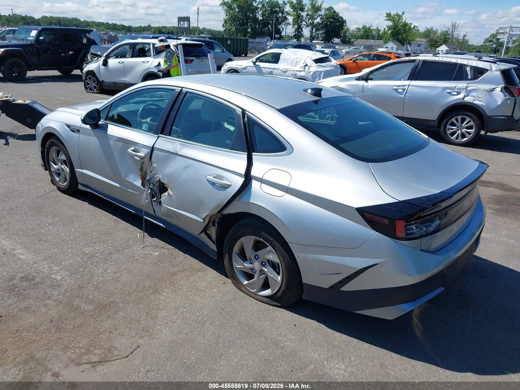 2025 Hyundai Sonata SE photo 3