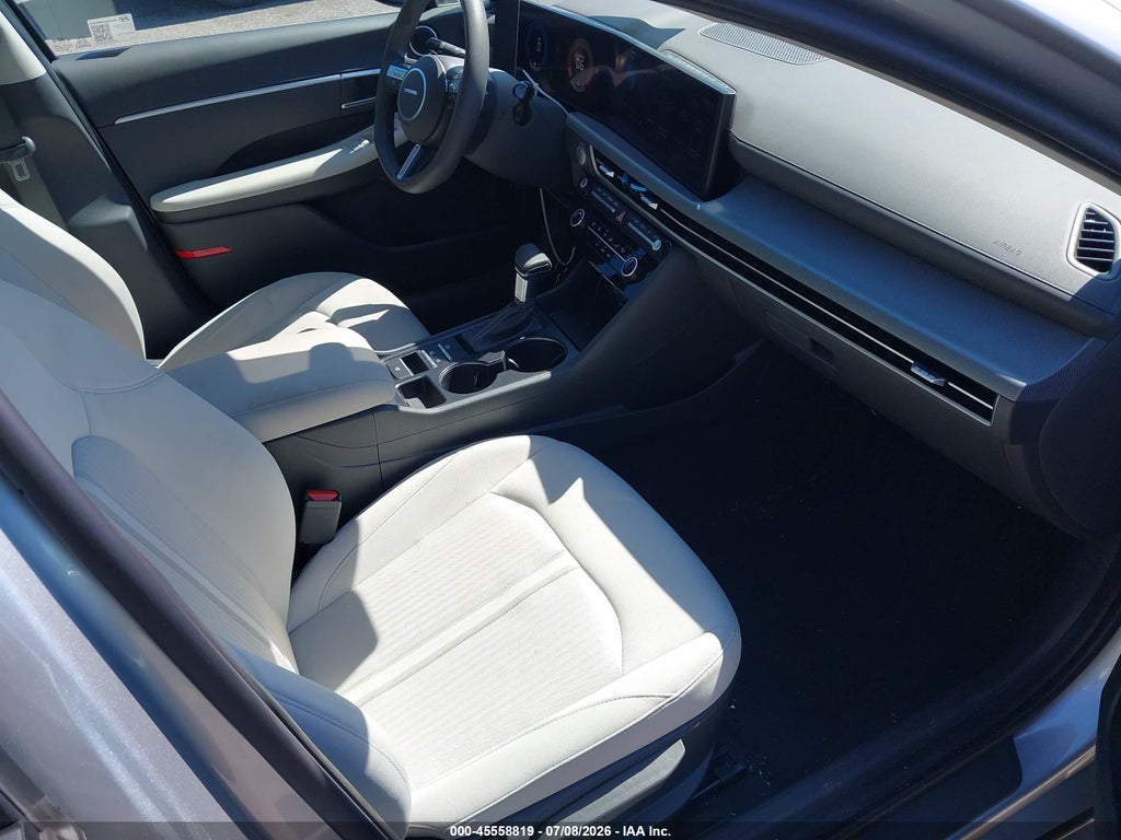 2025 Hyundai Sonata SE photo 5