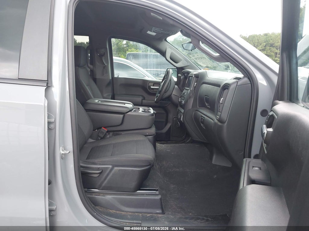 2024 Chevrolet Silverado 1500 4WD Short BED Custom Trail Boss photo 5