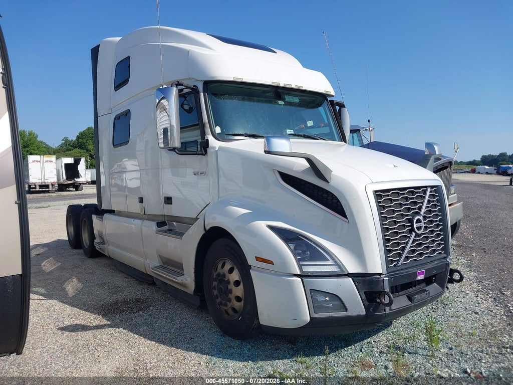 2021 VOLVO VNL