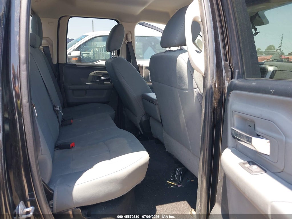 2017 Ram 1500 SLT 4X4 6'4 Box photo 8